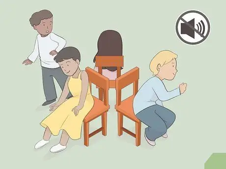 Играть в музыкальные стулья Шаг 5 Играть в музыкальные стулья Шаг 5