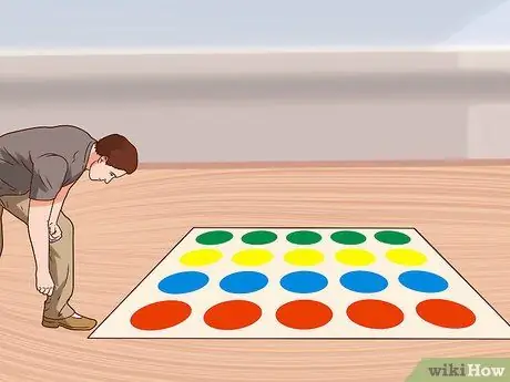 Играть в Strip Twister Step 2