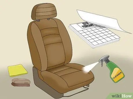 Чистка кожаных сидений автомобиля Шаг 6