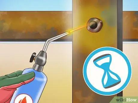 Удаление закругленной гайки Шаг 10
