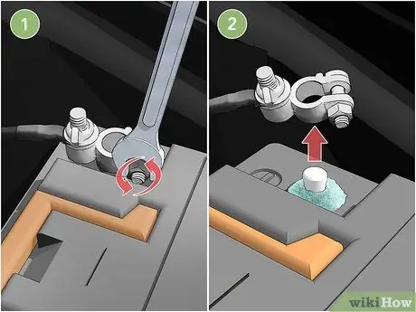 Очистить аккумулятор от коррозии и скопиться Шаг 4