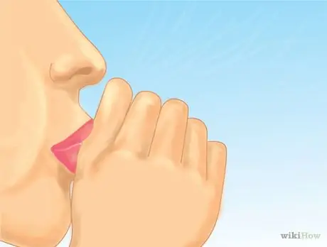 Свист, используя колпачок из желудей Step 6