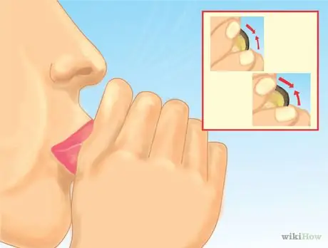 Свист, используя колпачок из желудей Step 7
