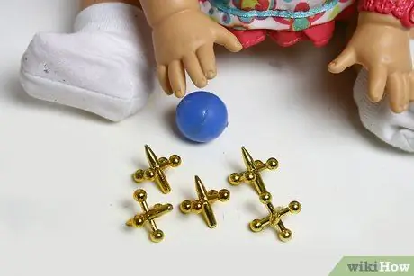 Ухаживайте за куклой как за живым существом Шаг 11