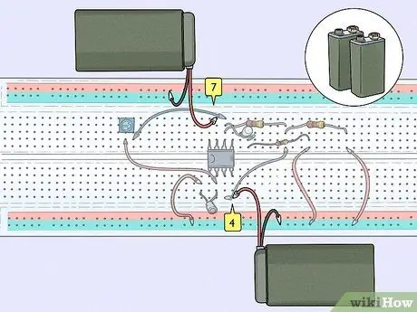 Постройте цепь мигающего света, используя базовые компоненты Шаг 13