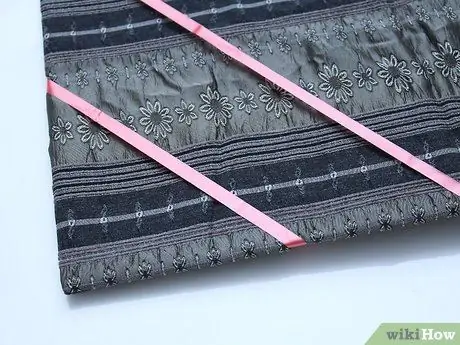 Сделайте доску для заметок из шелка Шаг 6