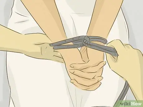 Hogtie Someone Шаг 3