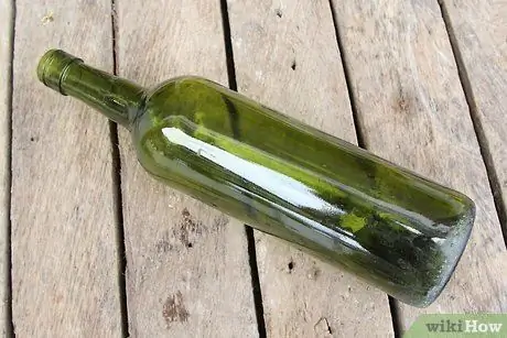 Сделайте обернутые шпагатом вазы из винных бутылок Шаг 1