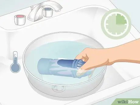 Замена чистящего фильтра для воды Шаг 1