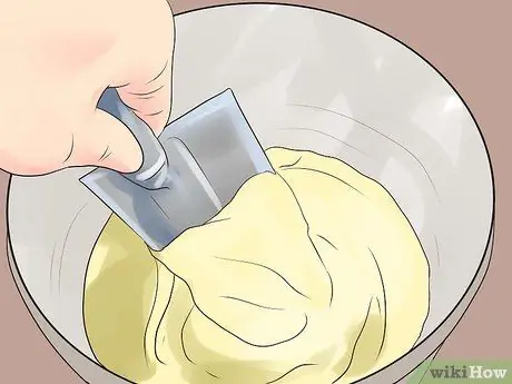 Установите керамическую плитку на стену Шаг 9