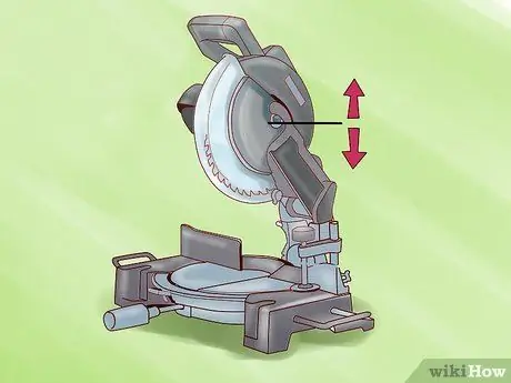 Используйте торцовочную пилу Step 7