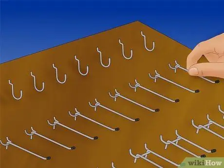 Установите Pegboard Step 11