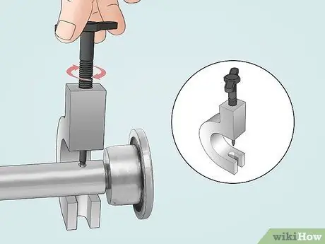 Удаление роликового штифта Шаг 2