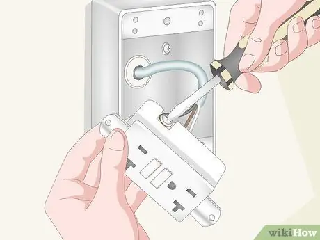 Установка наружной розетки Шаг 16