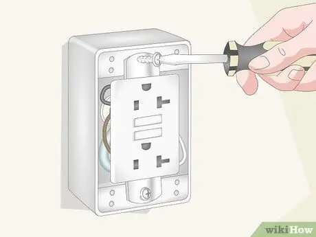 Установка наружной розетки Шаг 17