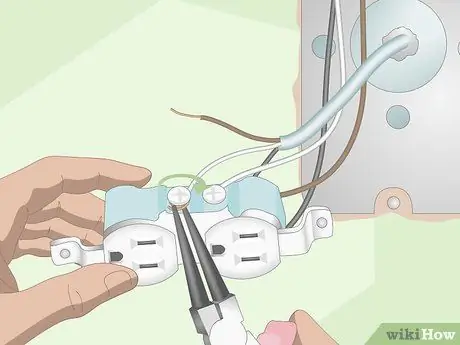 Установка наружной розетки Шаг 9