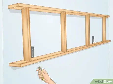 Повесьте лестницу на стену Шаг 7