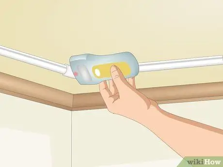 Установите светильники Downlight Step 2