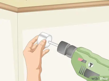 Установите светильники Downlight Step 7