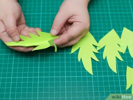 Делаем бумажный венок. Шаг 10 Делаем бумажный венок. Шаг 10