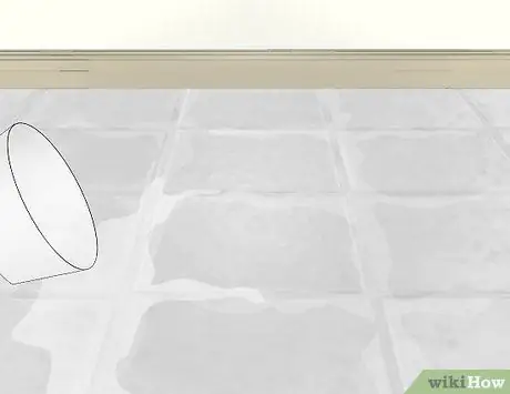 Чистый раствор между напольной плиткой Шаг 3