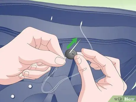 Пришиваем пуговицы для чулок Шаг 7
