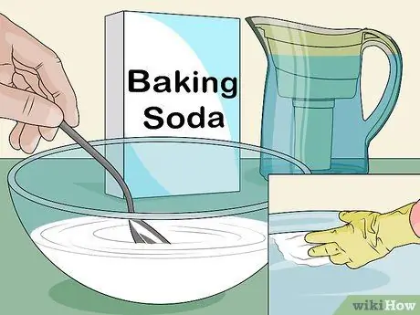 Очистка поверхностей ванной из стекловолокна Шаг 4