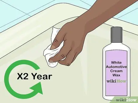 Очистка поверхностей ванной из стекловолокна Шаг 8