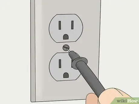 Проверьте розетку с помощью мультиметра Шаг 6