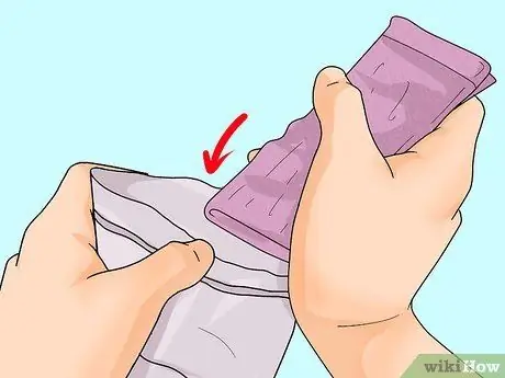 Сделайте теплый компресс Шаг 6