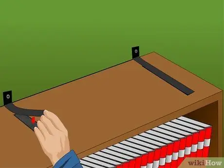 Прикрепите книжный шкаф к стене Шаг 7