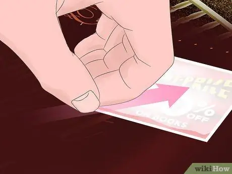 Удаление наклеек с глянцевых обложек книг в мягкой обложке Шаг 8