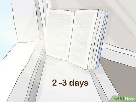 Дезодорируйте затхлую книгу Шаг 12