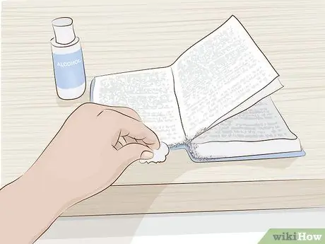 Дезодорируйте затхлую книгу Шаг 7