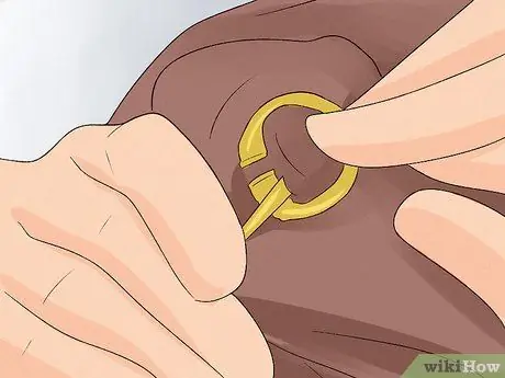 Надеть плащ викинга, шаг 8