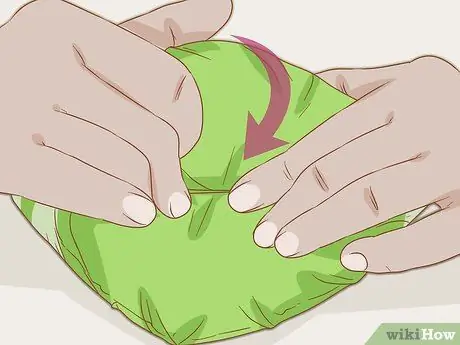 Заверните круглый подарок Шаг 13