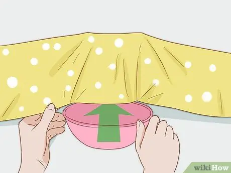 Заверните круглый подарок, шаг 2