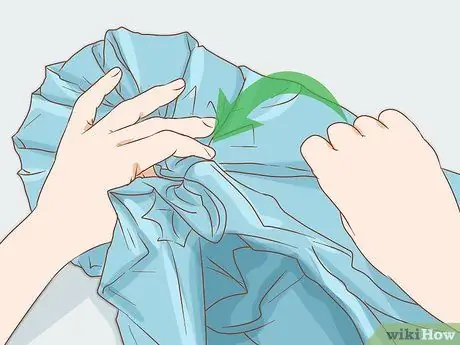 Заверните круглый подарок Шаг 4