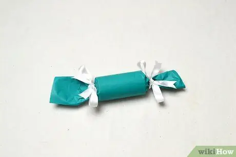 Оберните цилиндрические подарки Шаг 9