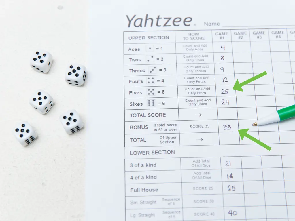 Как играть в Yahtzee (с картинками)