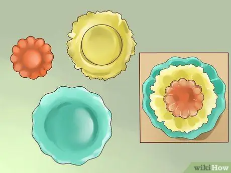 Сделайте недорогую цветочную тарелку Garden Art Шаг 1