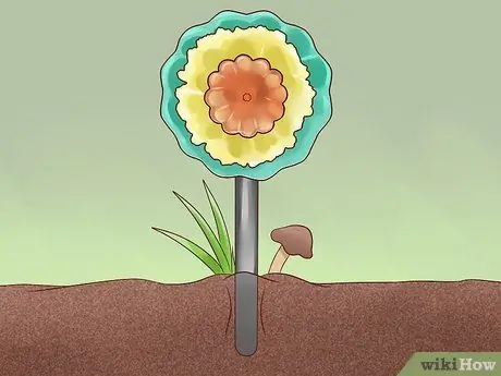 Сделайте недорогую цветочную тарелку Garden Art Шаг 13
