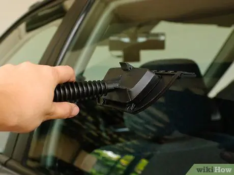 Детализируйте автомобиль с помощью пароочистителя Шаг 4 Детализируйте автомобиль с помощью пароочистителя Шаг 4