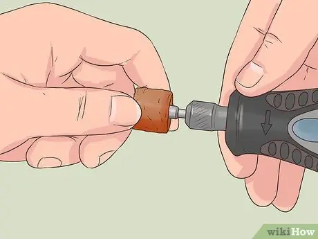 Используйте инструмент Dremel. Шаг 4