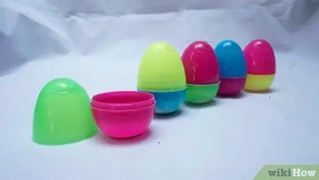 Сделайте венок из пасхального яйца, шаг 2
