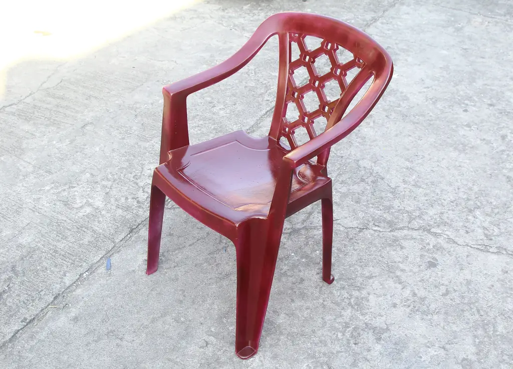 3 способа покраски пластиковой мебели