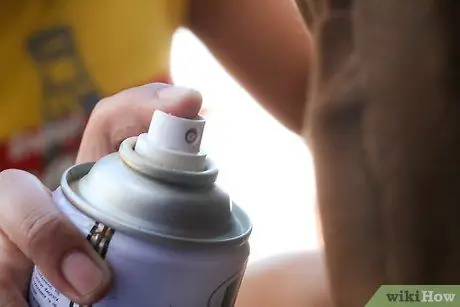 Покрасьте диван спреем, шаг 7