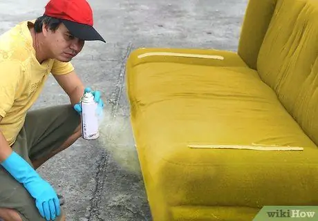 Покрасьте диван спреем, шаг 12