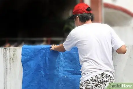 Покрасьте диван спреем, шаг 5