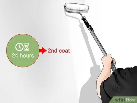 Используйте малярный валик. Шаг 12